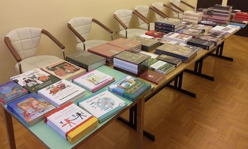 Újabb könyveket kapott az oroszlányi könyvtár