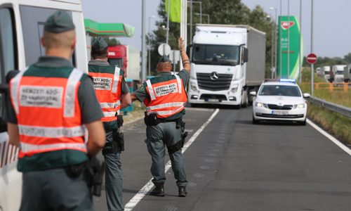 Pénzügyőrnek hívja a fiatalokat a NAV