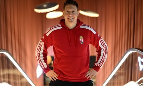 Mikler sérült ujja egyre jobb állapotban van