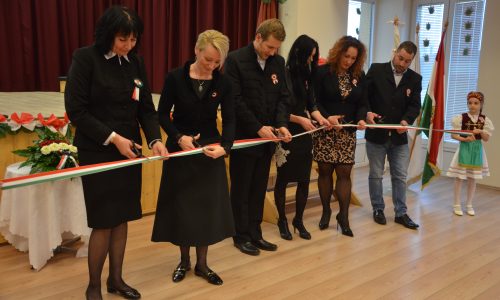 Császáron átadták a megújult művelődési házat