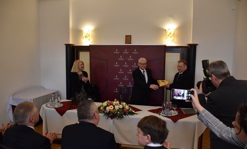 Átadták a Komáromi Járási Ügyészség felújított épületét