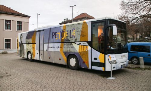 Vármegyénkbe érkezik a Petőfi 200 múzeumbusz