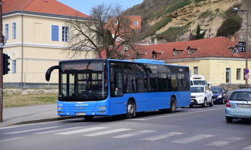 Új hálózaton új menetrend lép életbe szombattól Esztergomban