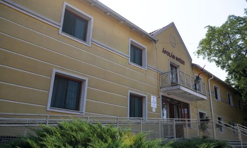 Szociális intézményekbe kerül az idősek szakápolása