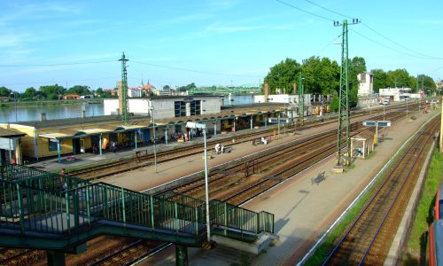 Áramütés ért két szerelőt a komáromi vasútállomáson