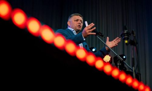 Politikai fordulatot hozhat a szlovák előrehozott választás