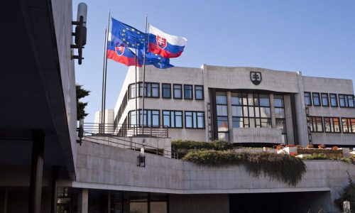 Előrehozott parlamenti választás lesz Szlovákiában