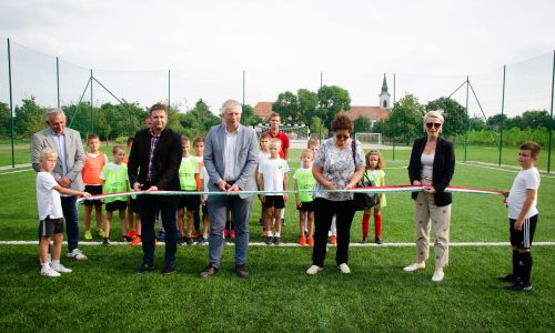 Műfüves focipályával gazdagodott Tárkány