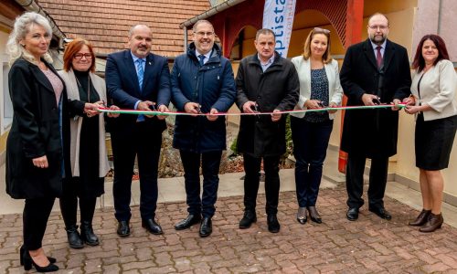 Pszichiátriai betegek kaptak gondozóházat Esztergomban