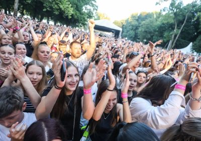 Több mint fesztivál: közösséget épít és generációkat kapcsol össze a Víz, Zene, Virág Fesztivál